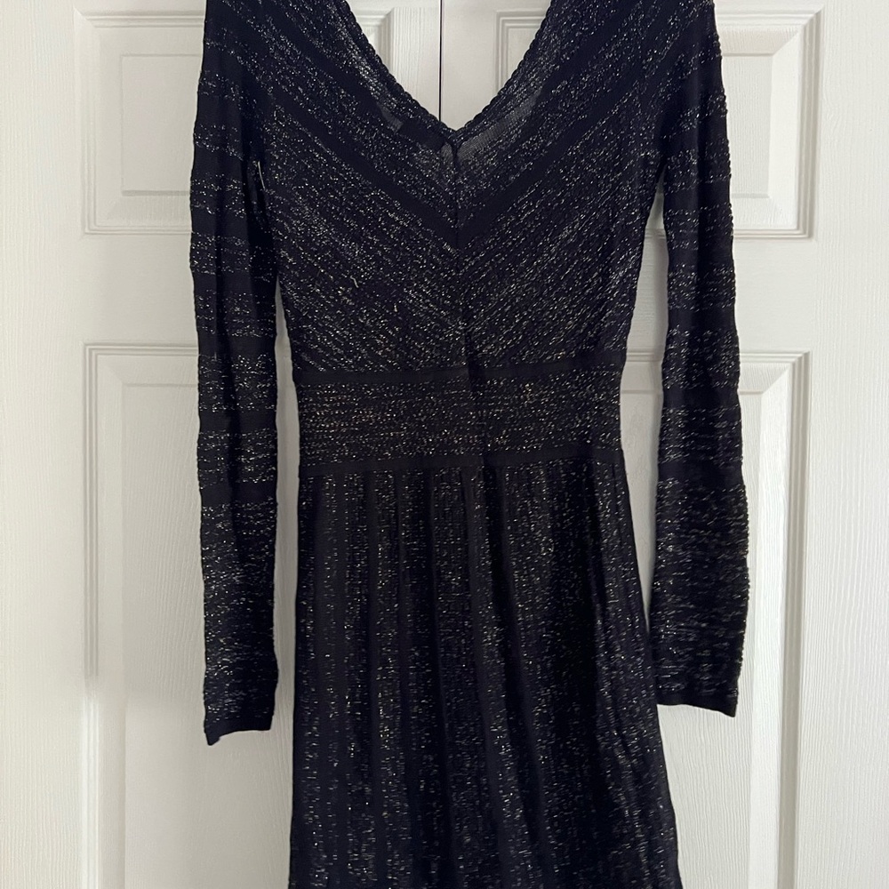 Guess Elegant Black and Gold Long Sleeve Dress - Picture 6 of 8